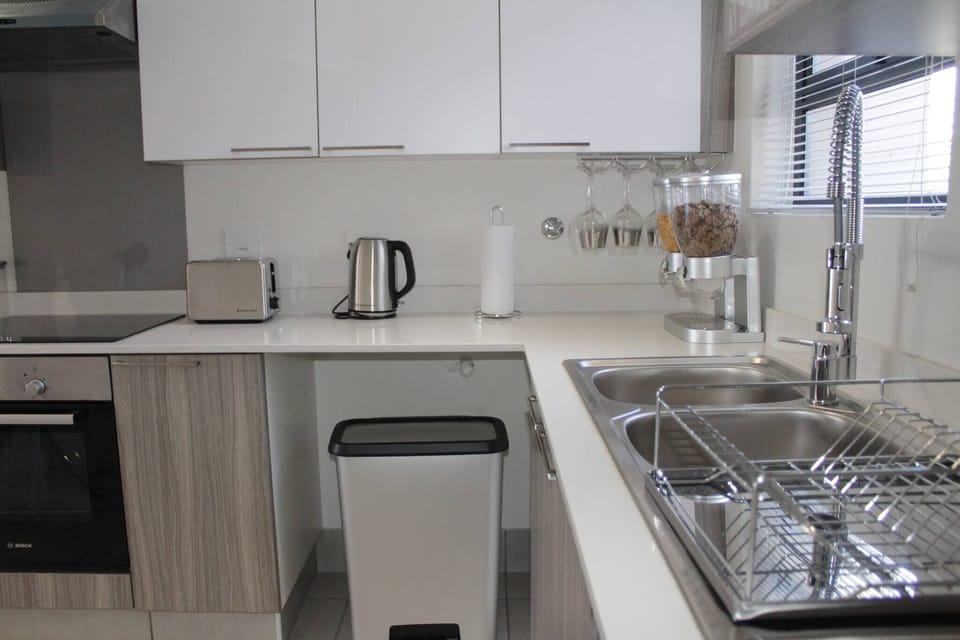 Apartment, 2 Bedrooms, Smoking, Balcony | Interior