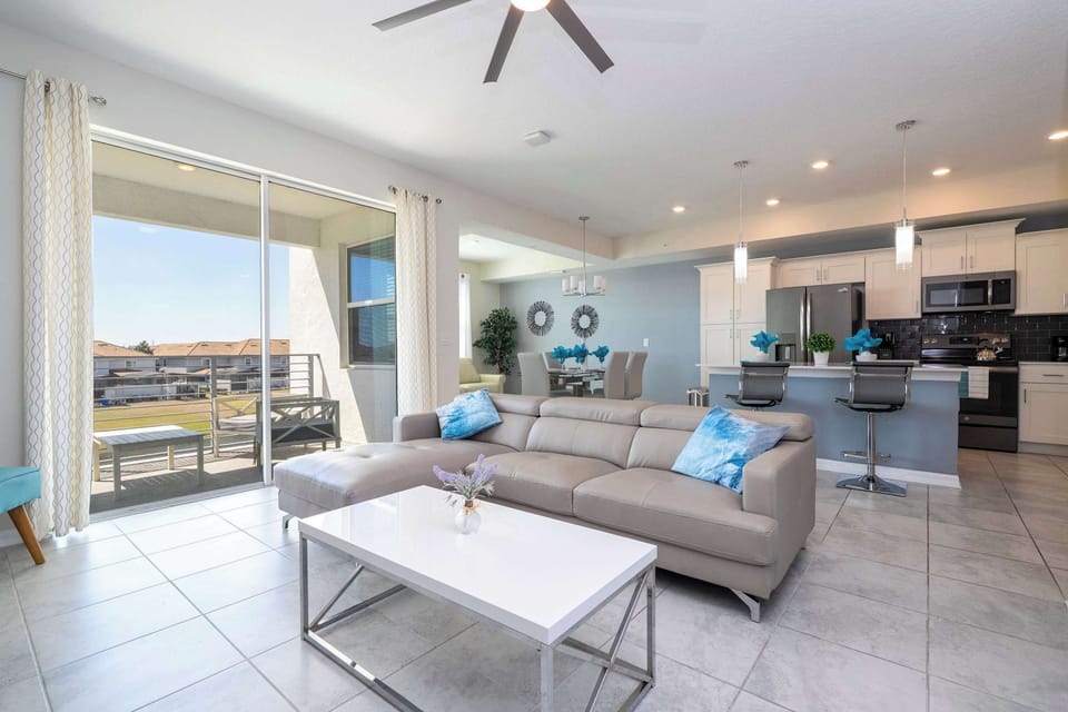 Comfort Condo | Living room