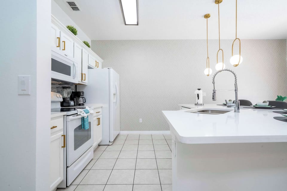 Premium Townhome | Private kitchen