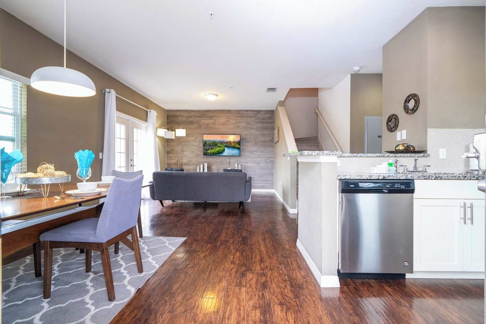 Comfort Townhome | Private kitchen