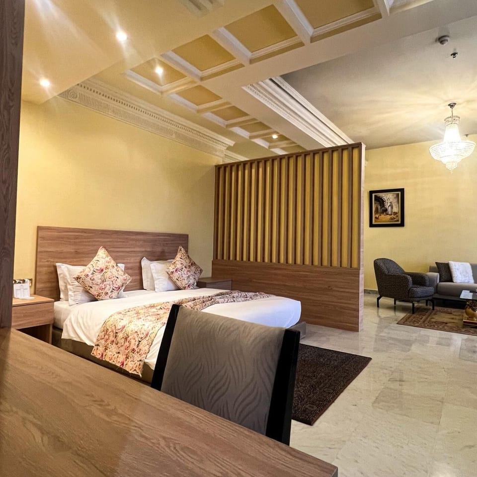 Suite (Ambassador) | Premium bedding, minibar, in-room safe, soundproofing