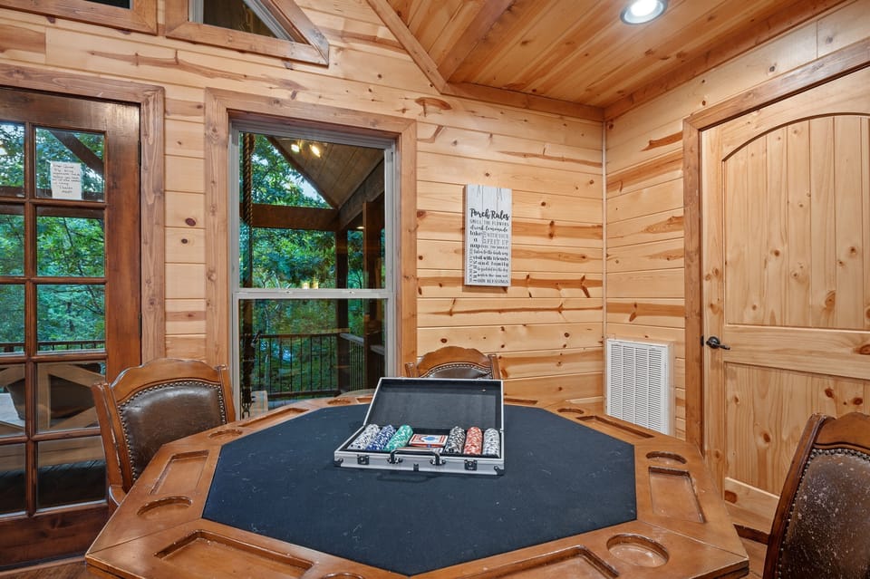 Poker Table