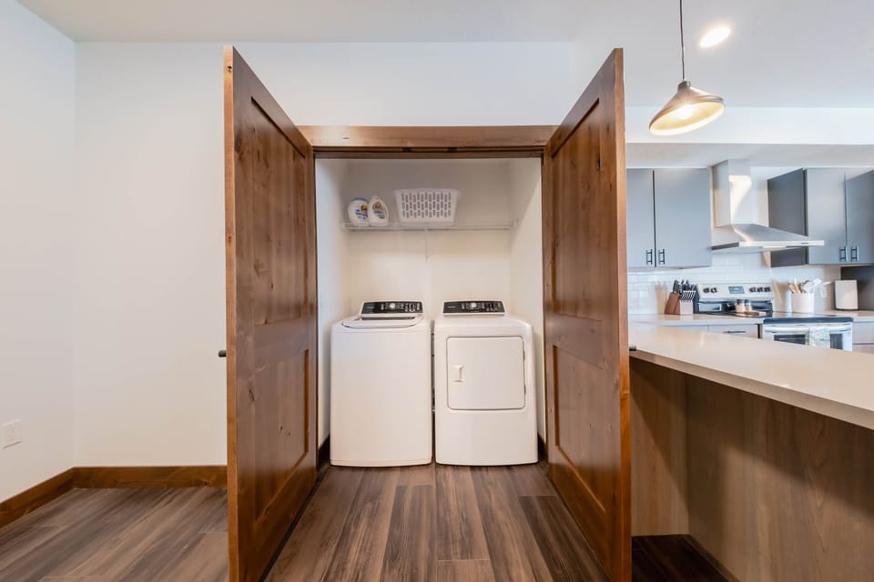 Condo, Multiple Beds, Kitchen, Mountain View (Columbia Falls Downtown) | Private kitchen | Fridge, microwave, oven, stovetop