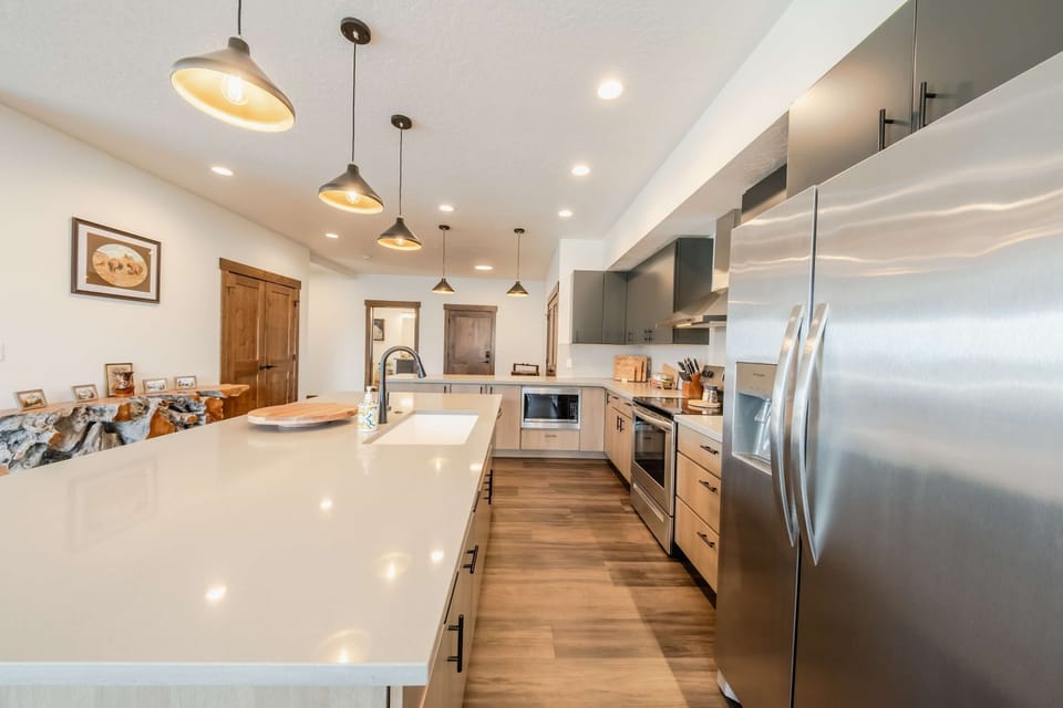 Condo, Multiple Beds, Kitchen, Mountain View (Downtown Penthouse ) | Private kitchen | Fridge, microwave, oven, stovetop