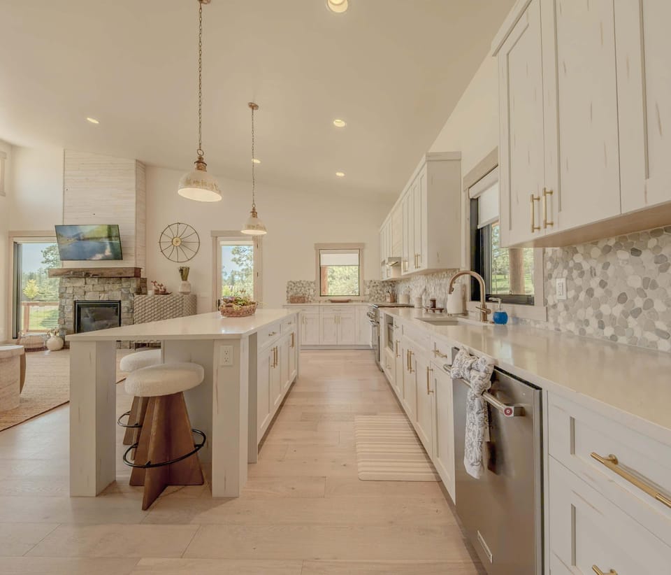 House, Multiple Beds, Hot Tub, Golf View (Home on the 10th Hole) | Private kitchen | Fridge, microwave, oven, stovetop