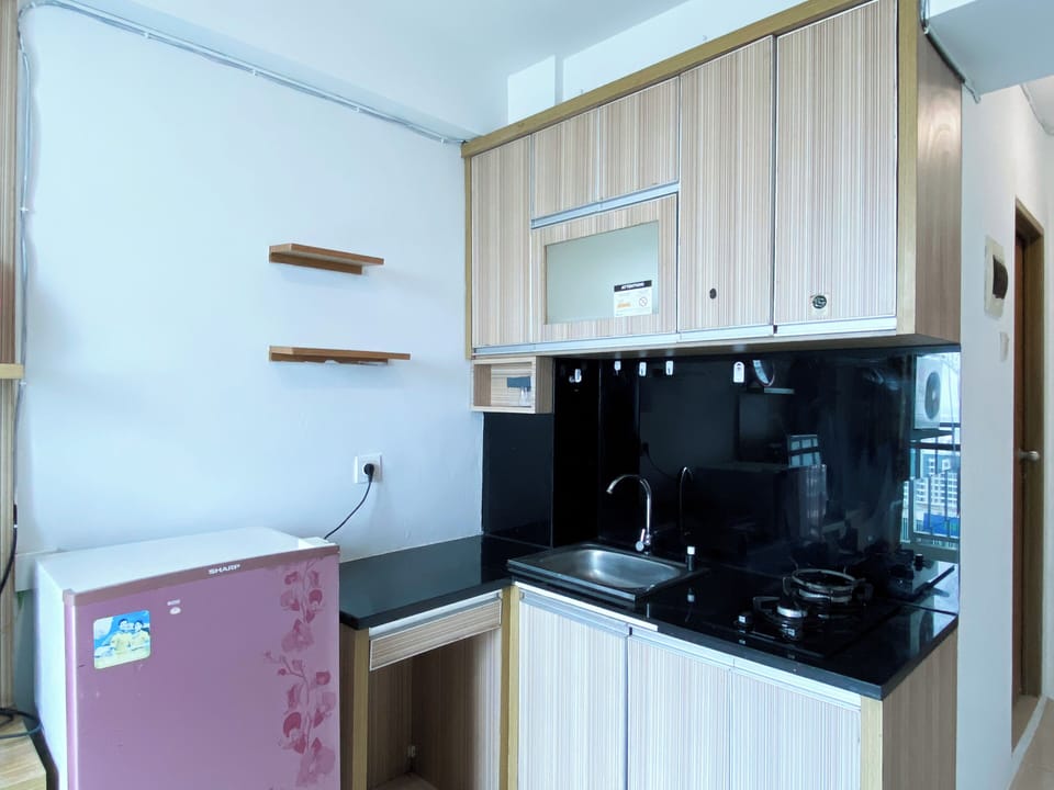 Standard Apartment | Private kitchen | Stovetop, rice cooker, cookware/dishes/utensils
