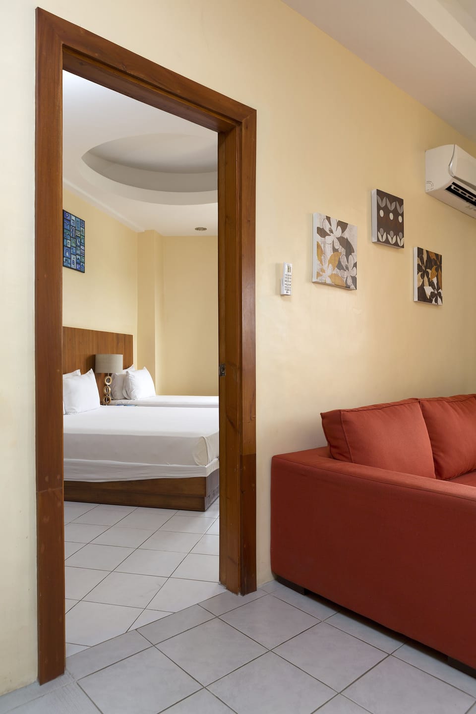 Suite, Balcony | Desk, blackout drapes, rollaway beds, free WiFi