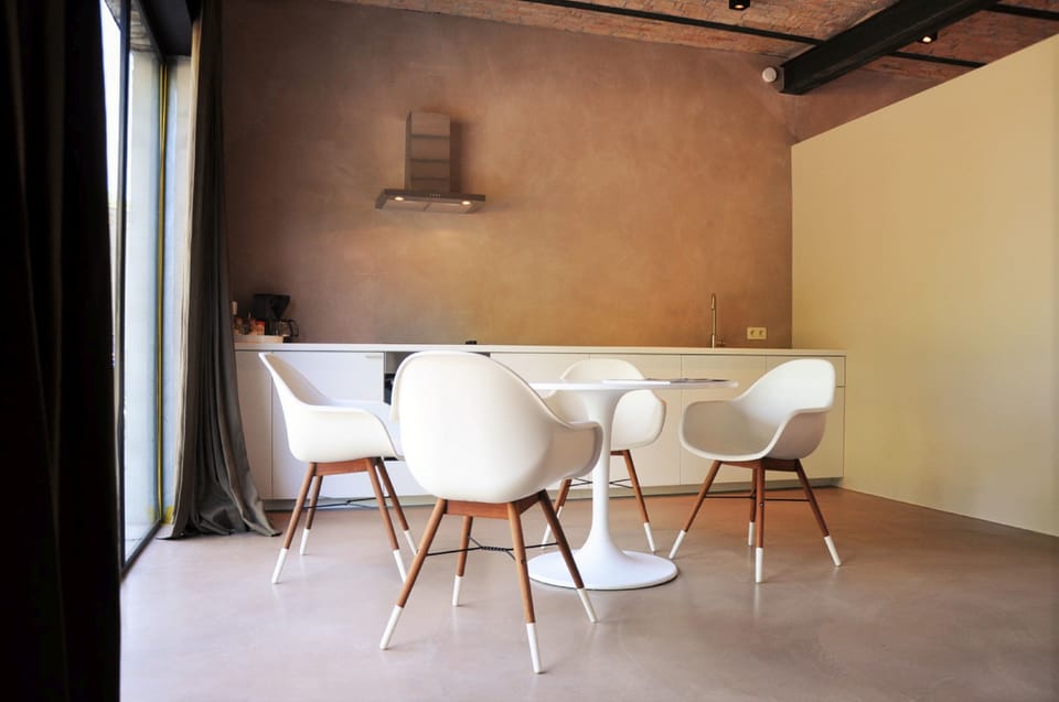 Family Studio, Kitchen, Garden View | In-room dining