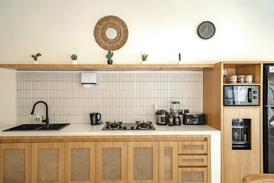 Deluxe Villa, Patio, Pool View | Private kitchen | Fridge, microwave, stovetop, electric kettle