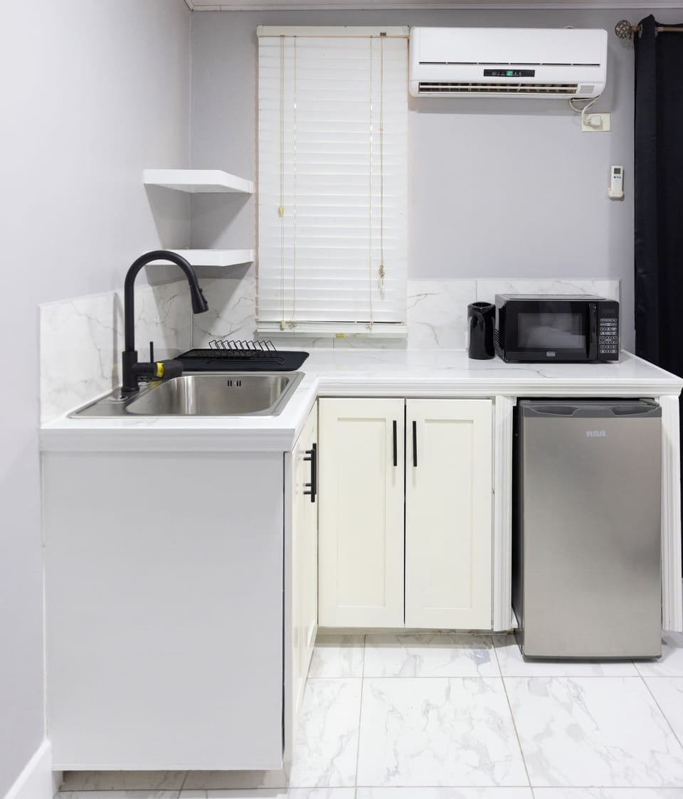 Classic Double Room | Blackout drapes, WiFi (free), individually furnished, bed sheets
