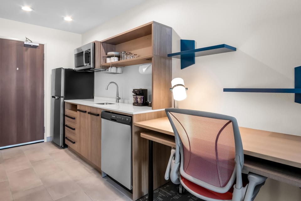 Fridge, microwave, dishwasher, coffee/tea maker