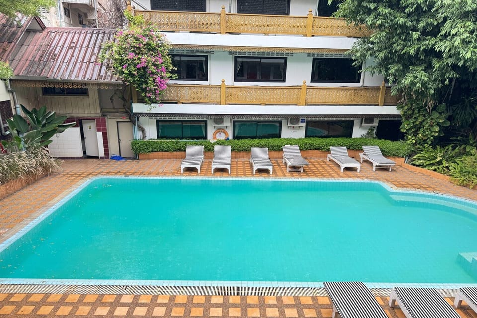 Holiday Home Swimming Pool