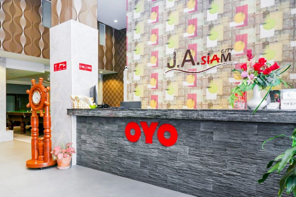 Entrance / Reception