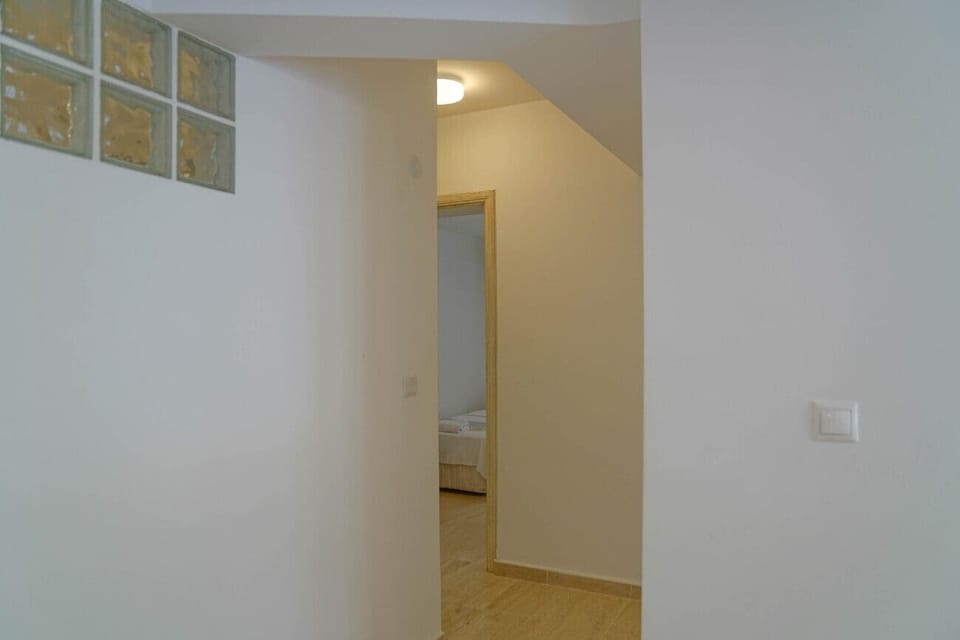 Deluxe Condo, Balcony, Sea View | Iron/ironing board, free WiFi