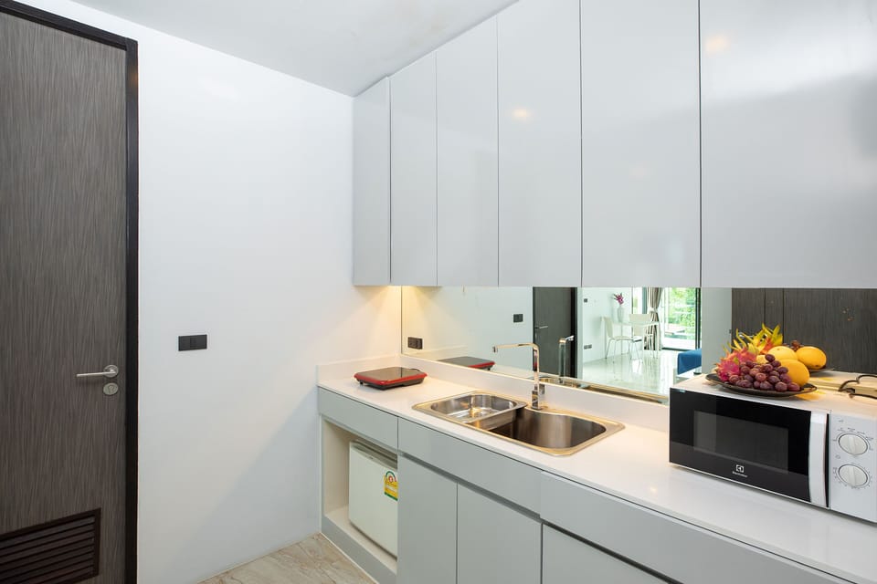 Design Villa, 4 Bedrooms, Private Pool, Garden View | Private kitchenette | Electric kettle
