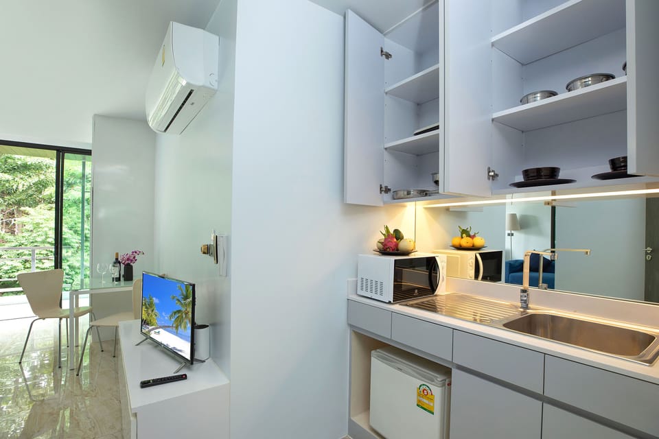 Design Villa, 4 Bedrooms, Private Pool, Garden View | Private kitchenette | Electric kettle