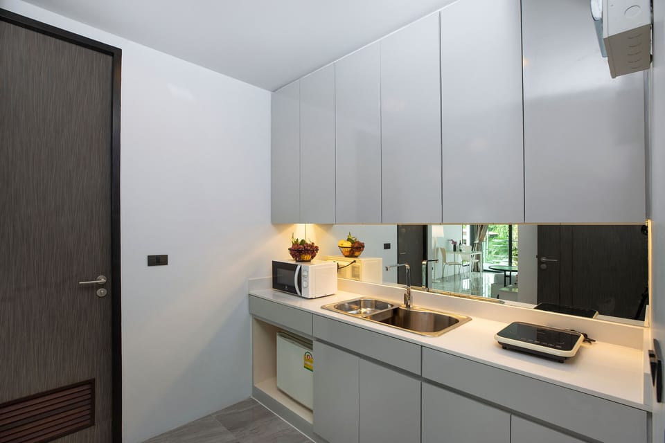 Design Villa, 4 Bedrooms, Private Pool, Garden View | Private kitchenette | Electric kettle