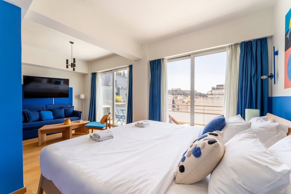 In-room safe, free WiFi, bed sheets