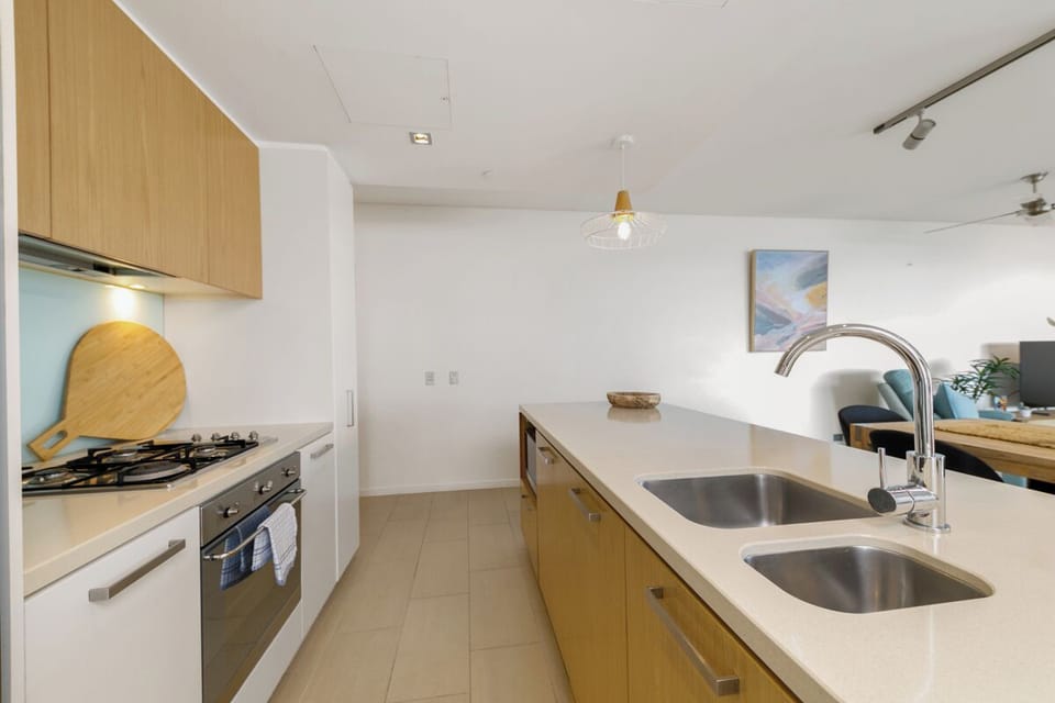 Ground level, alfresco dining and beach access to the Lagoon.