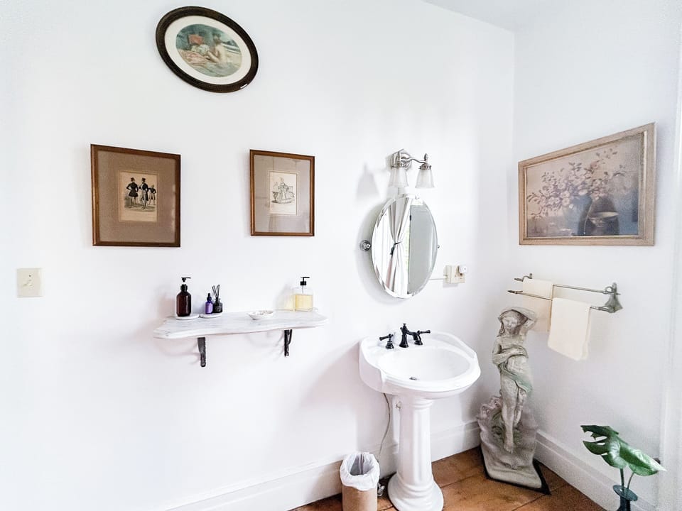 Deluxe Room, 1 King Bed | Bathroom | Eco-friendly toiletries, hair dryer, bathrobes, towels