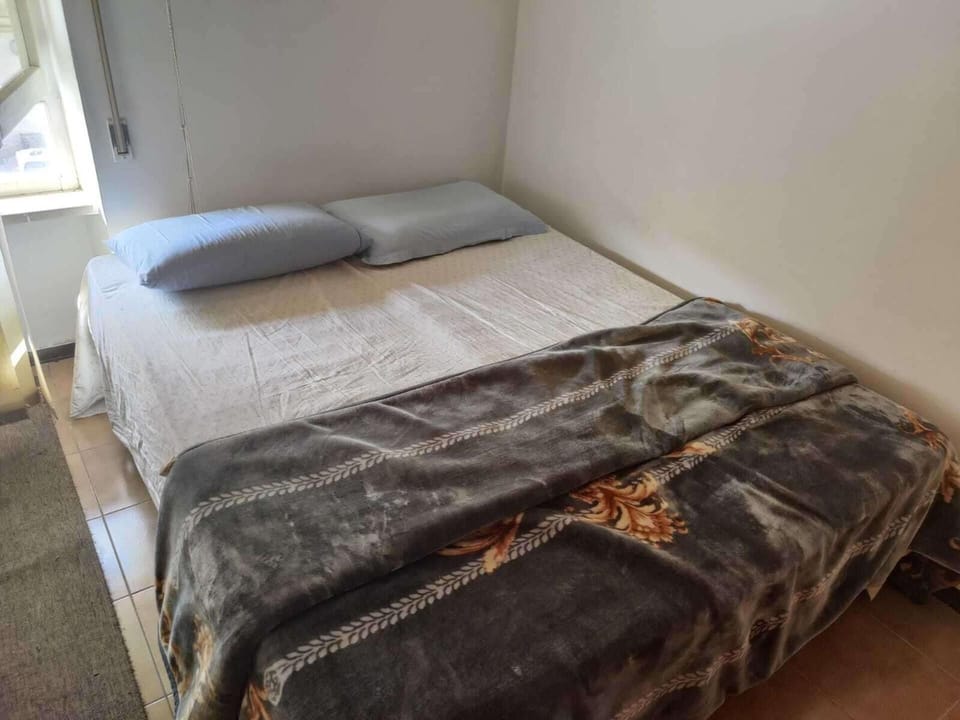 3 bedrooms, iron/ironing board, bed sheets