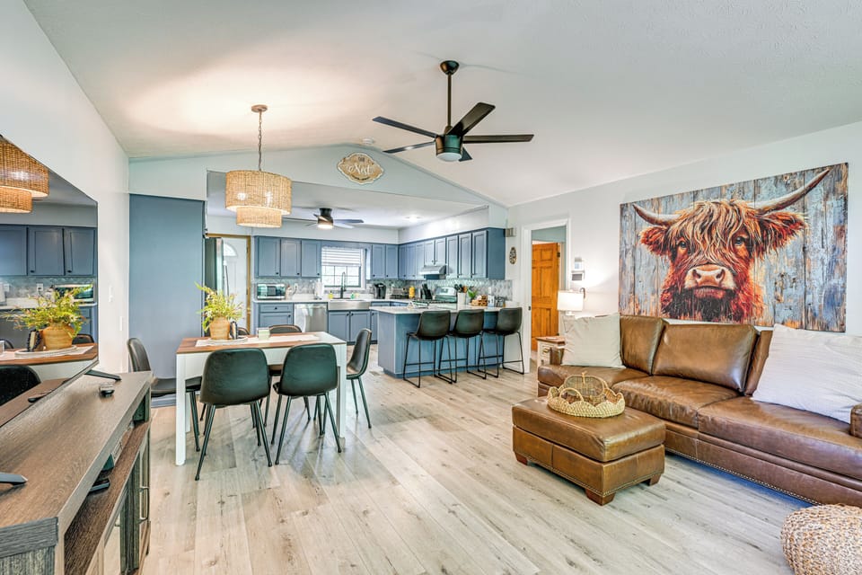 House (3 Bedrooms) | Interior