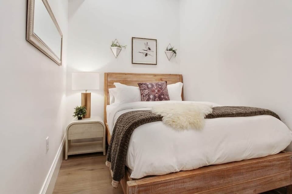 Bedroom 8 | Suite 103 | Queen bed | First Floor