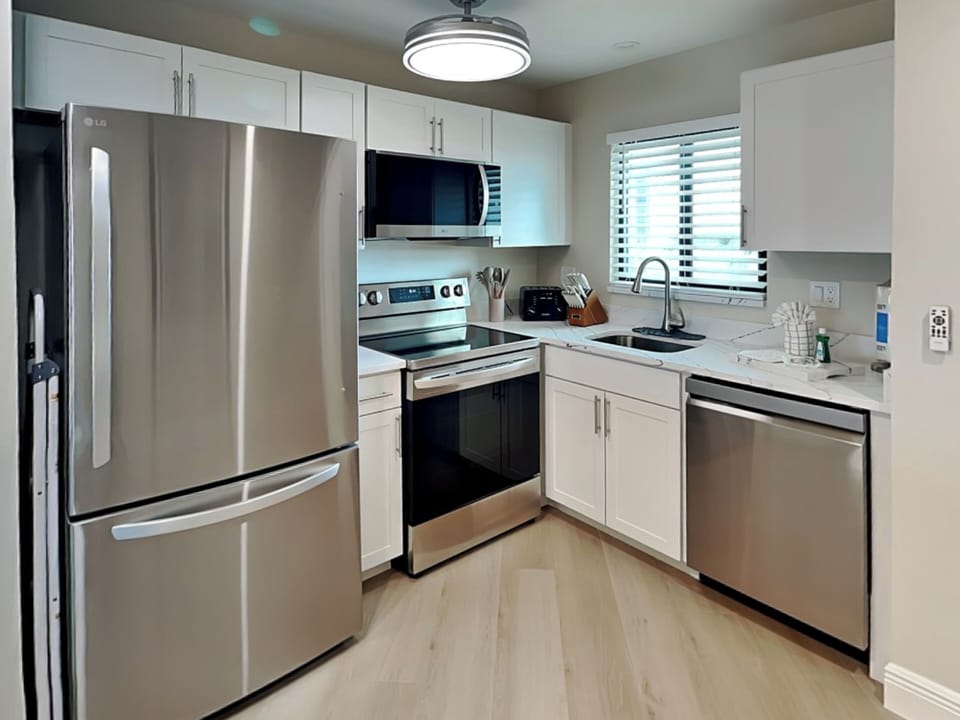 Fully Equipped Kitchen with Stainless Steel Appliances