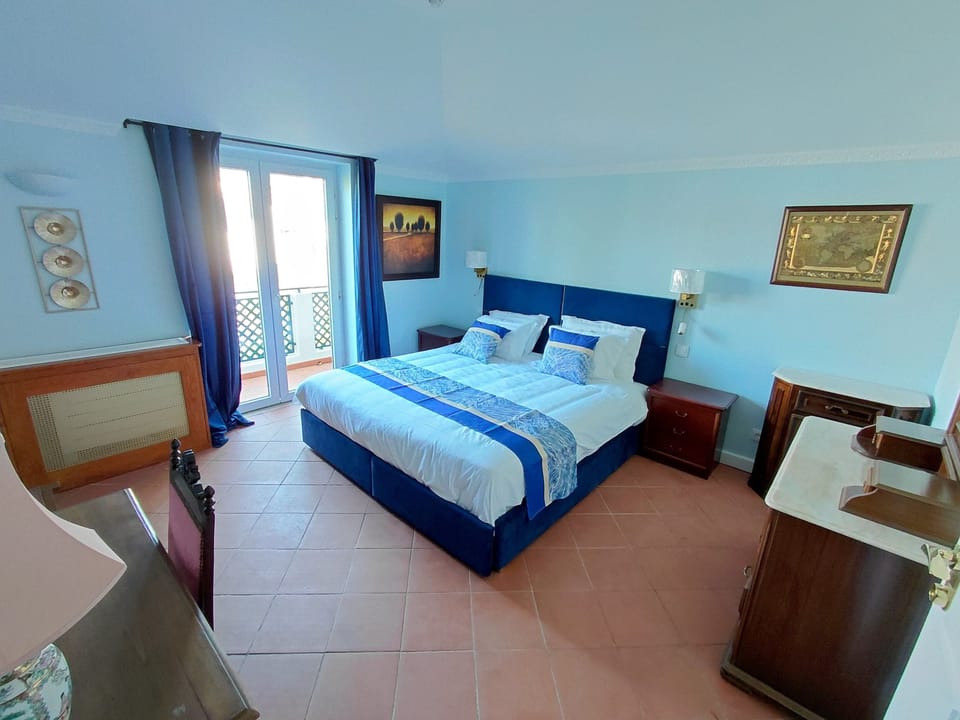 Superior Double Room, Balcony, River View | Hypo-allergenic bedding, Tempur-Pedic beds, in-room safe