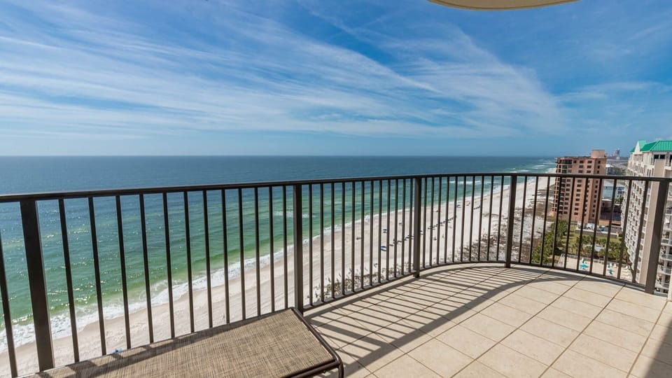 Condo, 2 Bedrooms | Property grounds