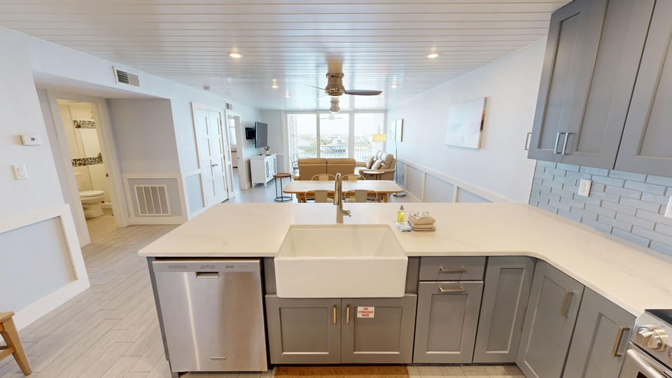 Condo, 2 Bedrooms | Private kitchen | Coffee/tea maker, fridge, oven, toaster