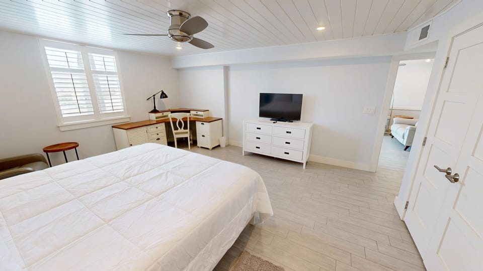 Condo, 2 Bedrooms | 2 bedrooms, iron/ironing board, WiFi (free)