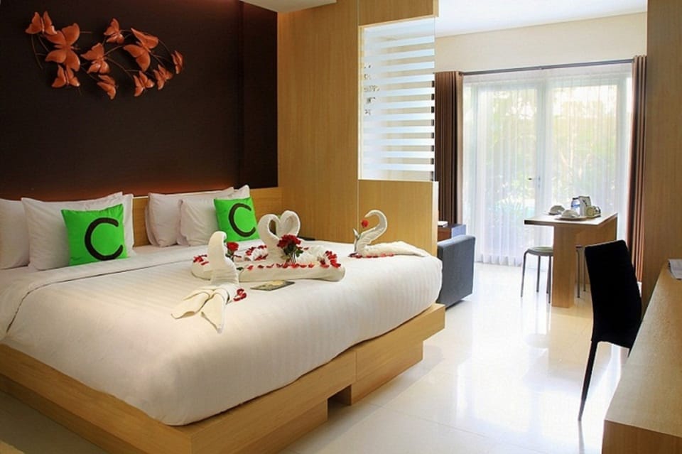 Premium bedding, in-room safe, desk, soundproofing