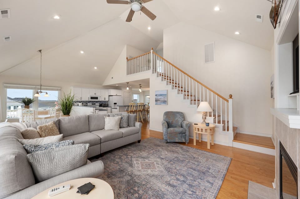 HK51: Surf & Turf | Mid Level Living Area