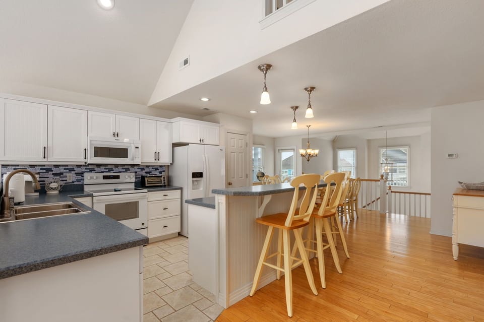 HK51: Surf & Turf | Mid Level Kitchen