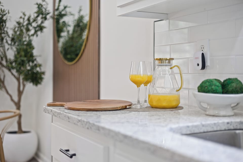 Sip fruit juice as you whip up culinary masterpieces in stylish spaces!