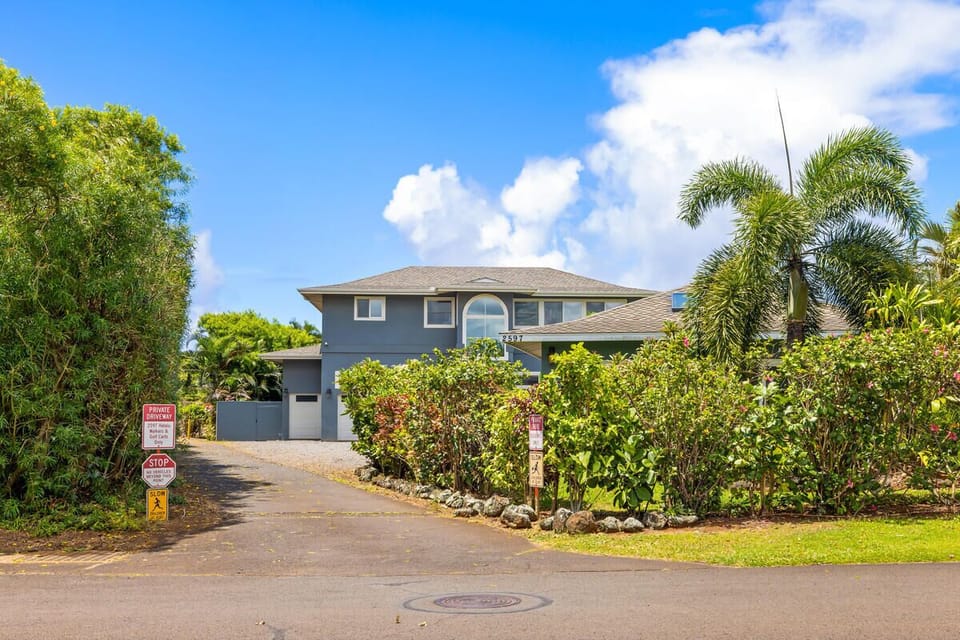 Driveway to Guest house