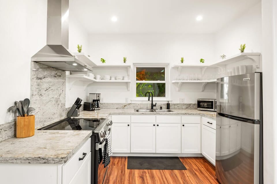 Guest house kitchen 