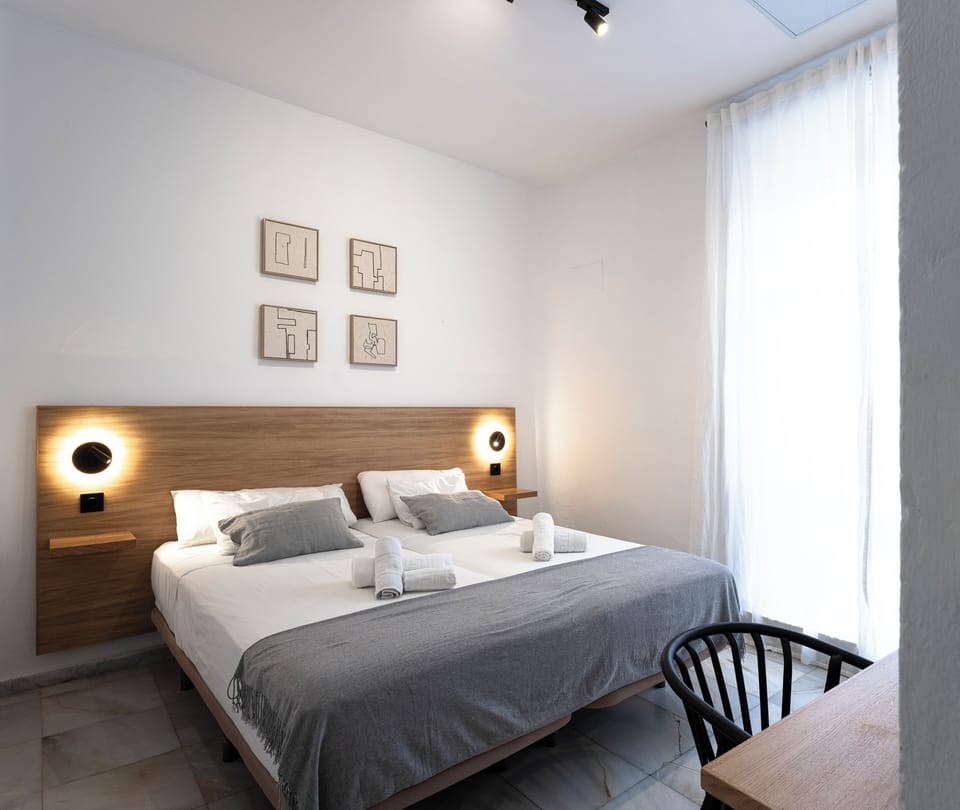 Standard Twin Room, Shared Bathroom | Desk, laptop workspace, free WiFi, bed sheets