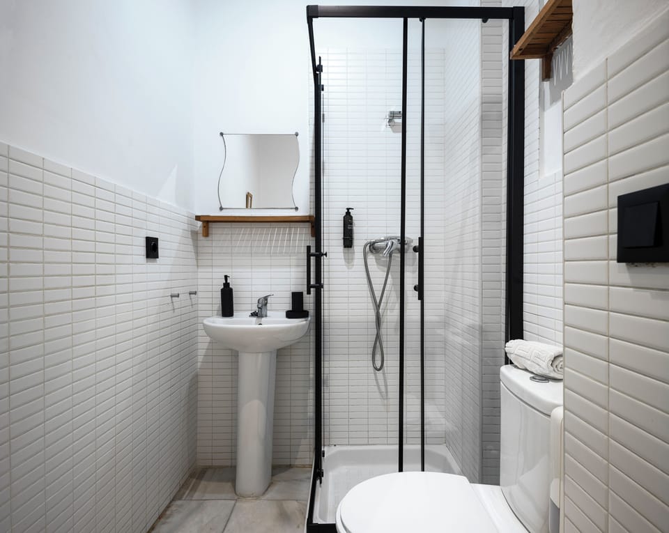 Shower, towels, soap, shampoo