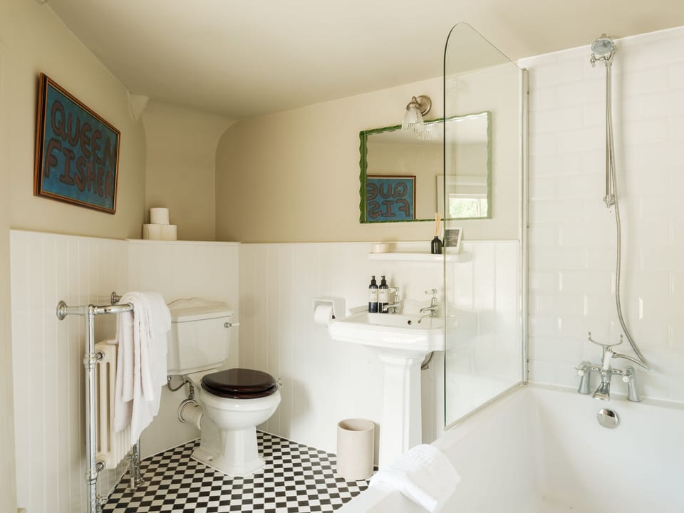 Triple Room | Bathroom | Hair dryer, towels, soap, shampoo