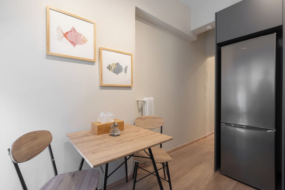 Superior Apartment, 2 Bedrooms, Balcony, City View | Private kitchen | Fridge, microwave, oven, stovetop