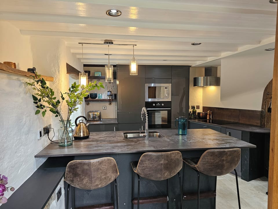 Romantic House | Private kitchen | Espresso maker, electric kettle
