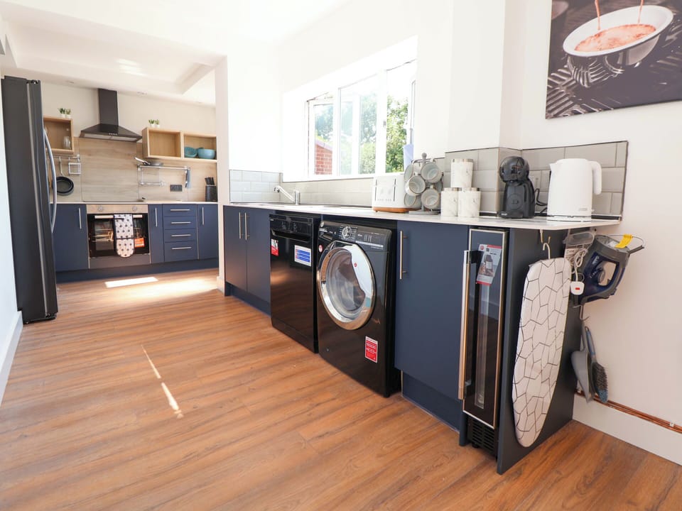 Fridge, dishwasher, toaster, cookware/dishes/utensils