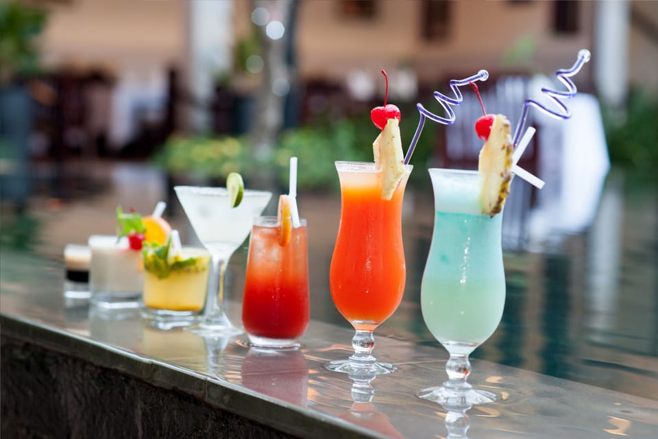 Poolside bar