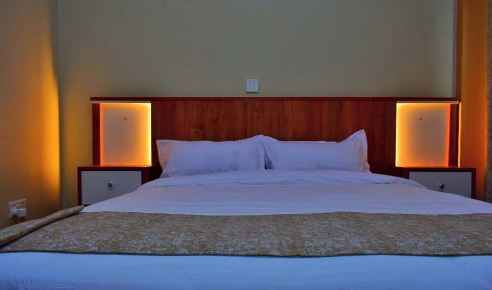 Deluxe Double Room | Free WiFi, bed sheets