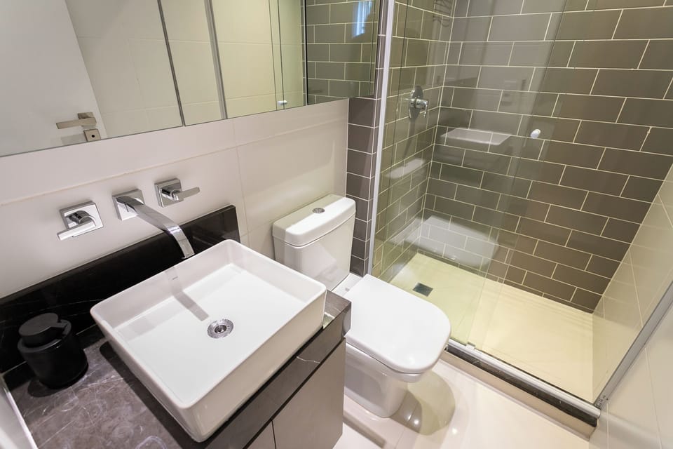 Studio Suite, Balcony, City View | Bathroom