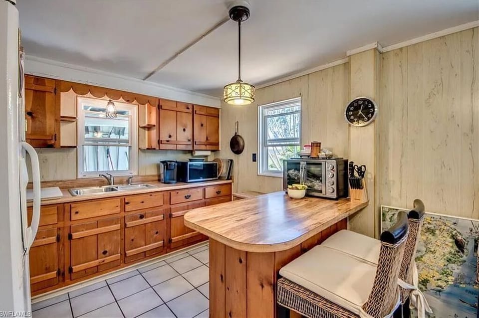 Downstairs kitchen