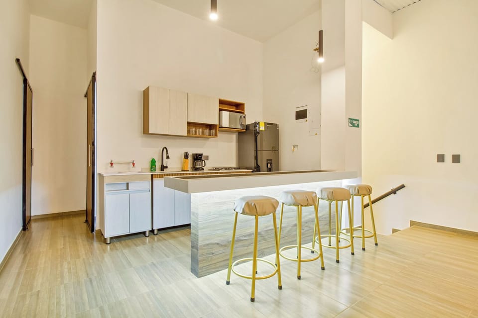 kitchen, bar