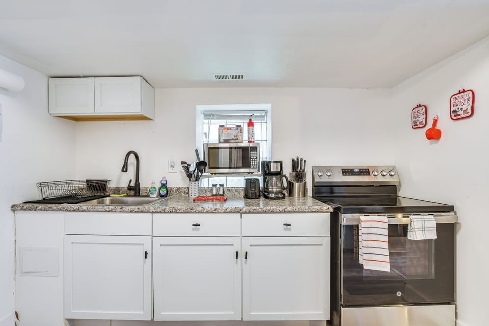 Kitchenette | Single-Story Apartment | Central A/C & Heating | Free WiFi